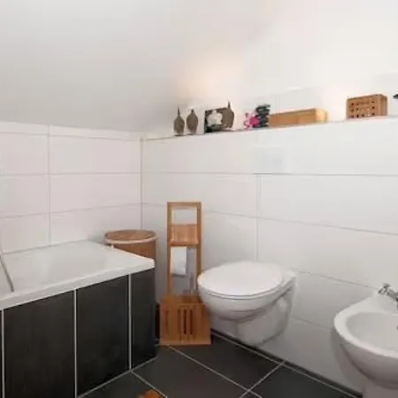 Waldrand Apartment *